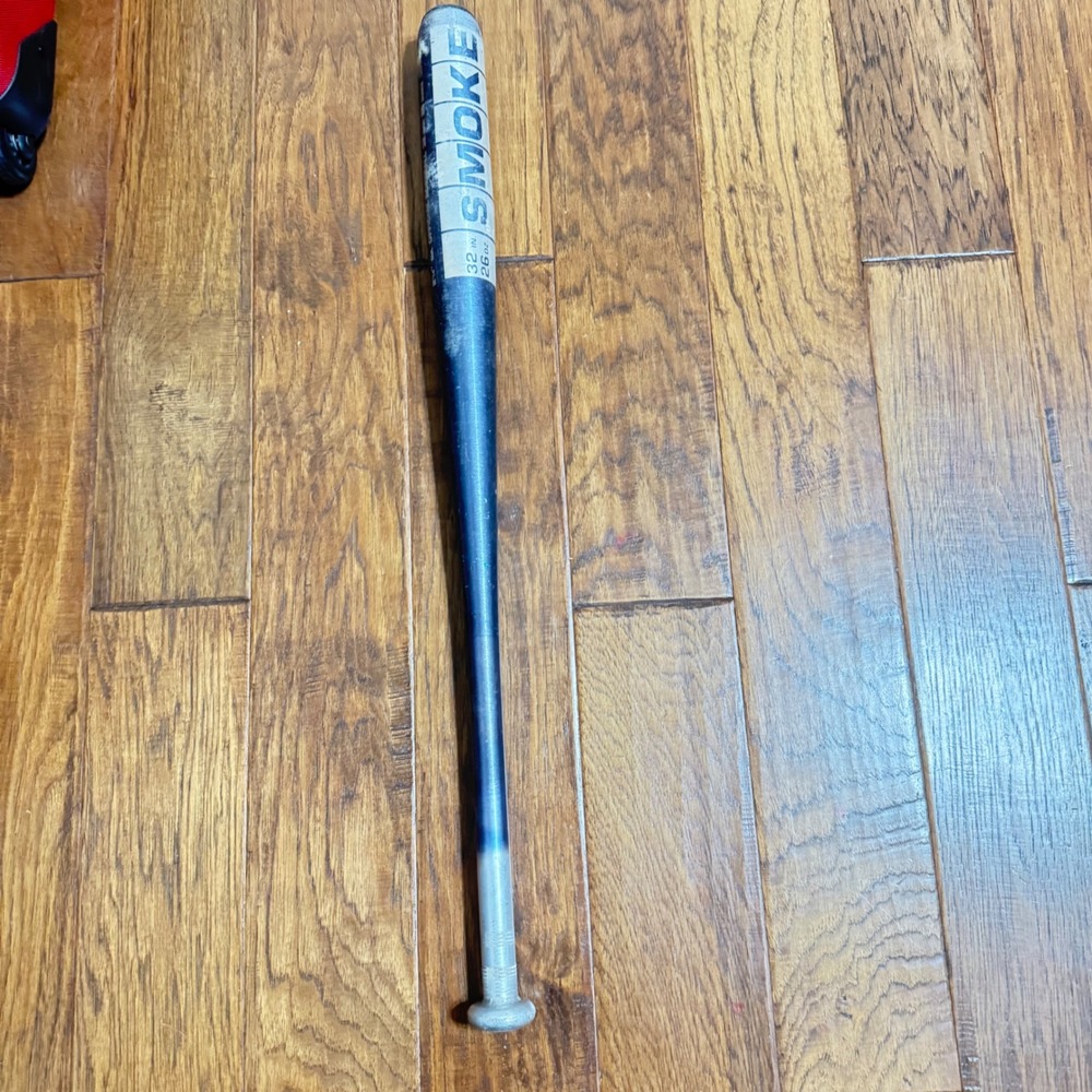 Easton Smoke Official Softball Bat 32 Inch 26 Ounce Blue Silver Aluminum Vintage